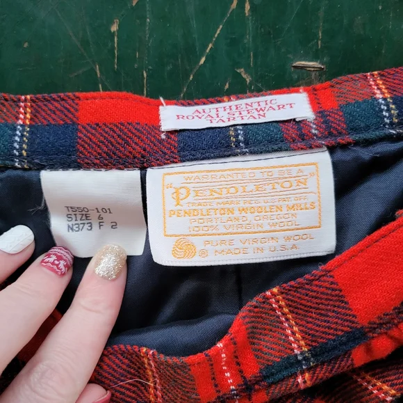 Pendleton Vintage 100% Virgin Wool Red Plaid Skirt Size Small - Picture 4 of 7